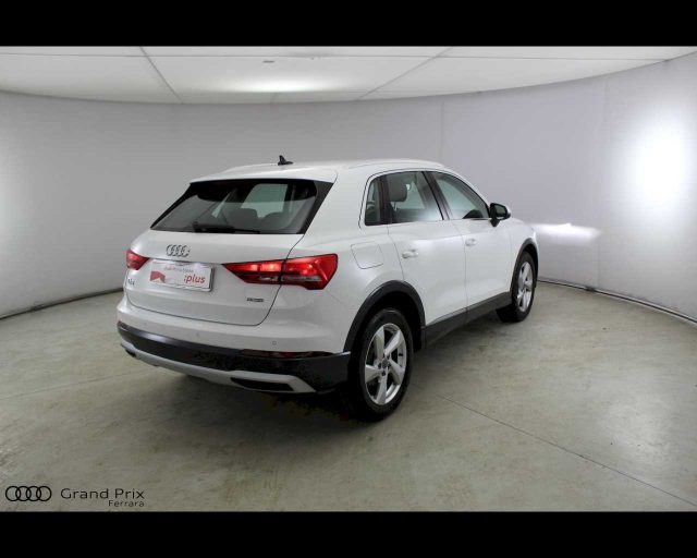 AUDI Q3 35 TDI quattro Business Advanced Immagine 1