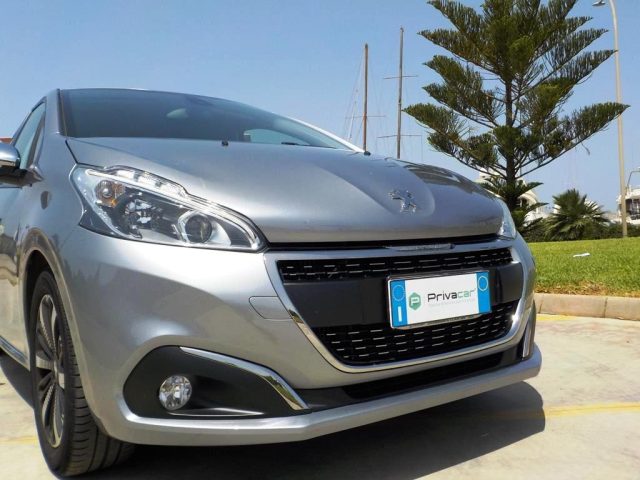 PEUGEOT 208 BlueHDi 100 S&S 5 porte Signature Immagine 3