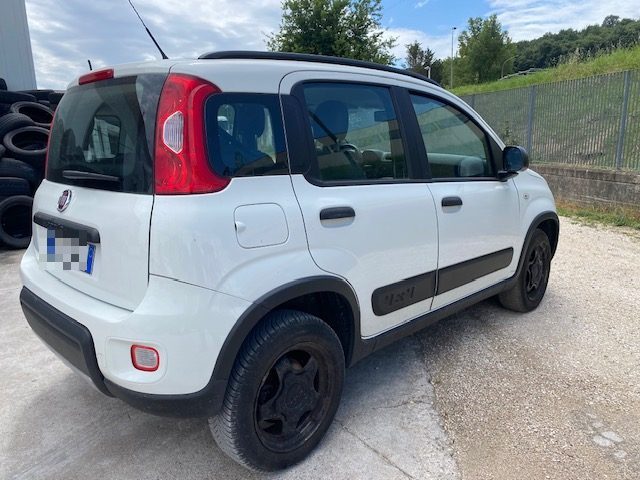 FIAT PANDA 4X4 AUTOVETTURA  KM 88372 ANNO 2017 Immagine 4