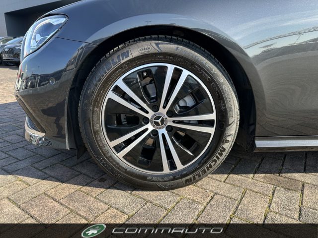 MERCEDES-BENZ E 220 d Auto Cabrio Immagine 4