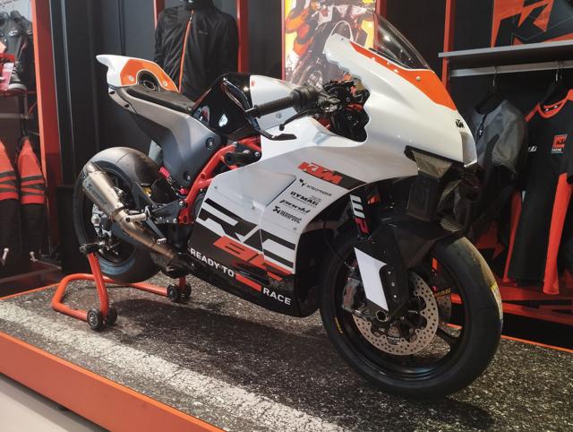 KTM 1190 RC8 RC8C 2024 Immagine 0