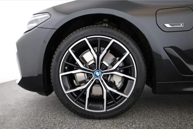 BMW 530 e Touring Msport M Sport LED Navi Immagine 2