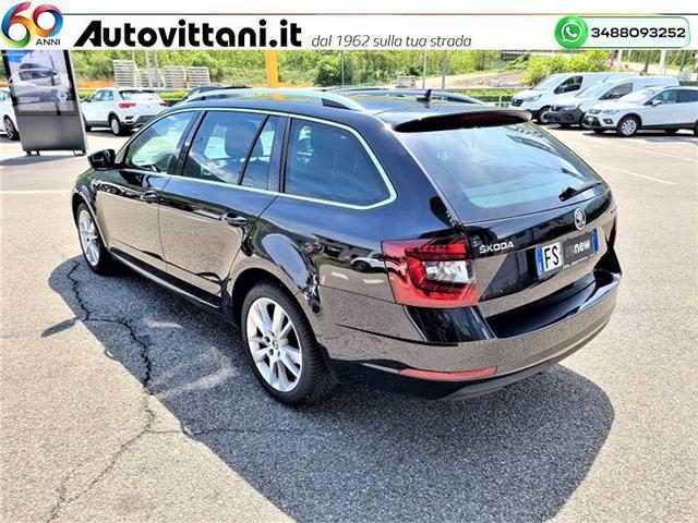 SKODA Octavia Wagon 2.0 TDI 150cv Executive DSG Immagine 4