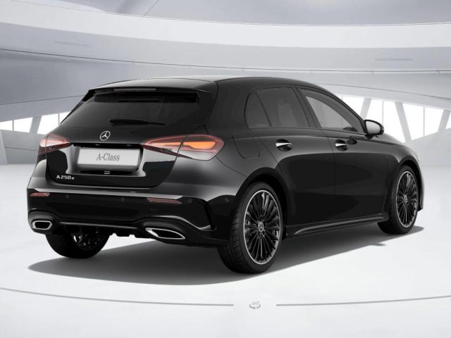 MERCEDES-BENZ A 250 e Plug-in hybrid Automatic Immagine 2