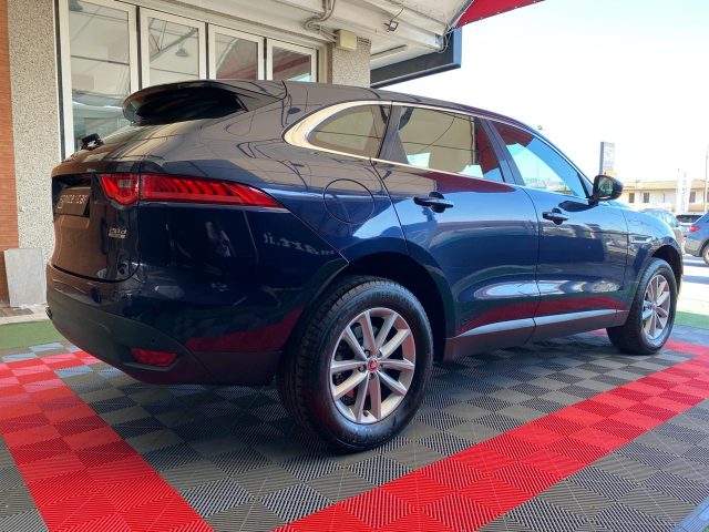 JAGUAR F-Pace 2.0 D 180 CV AWD aut. Prestige * MOTORE NUOVO * Immagine 3