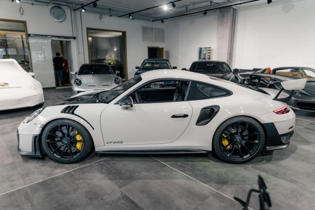 PORSCHE 911 3.8 GT2 RS Immagine 0