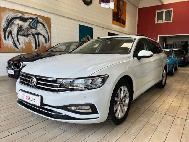 VOLKSWAGEN Passat Variant 2.0 TDI SCR EVO DSG Business Immagine 0