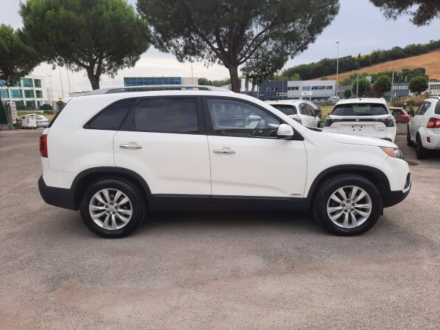 KIA Sorento ANCONA - 2.2 16V CRDI VGT 4WD Navi 7 POSTI Immagine 3