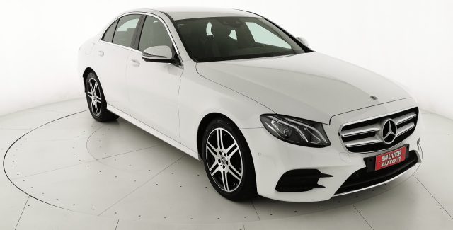 MERCEDES-BENZ E 220 d Auto Premium Plus Immagine 0