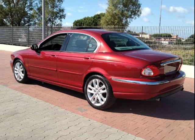 JAGUAR X-Type 3.0 V6 Executive Immagine 1