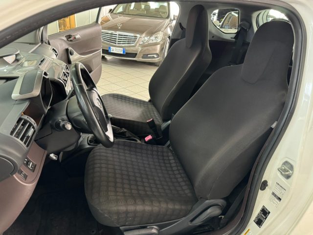 TOYOTA iQ 1.0 Immagine 2