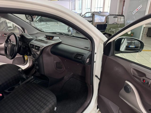 TOYOTA iQ 1.0 Immagine 3