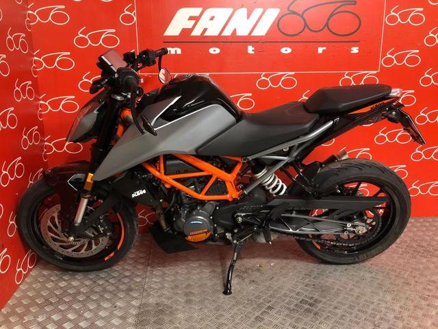 KTM 125 Duke . Immagine 2