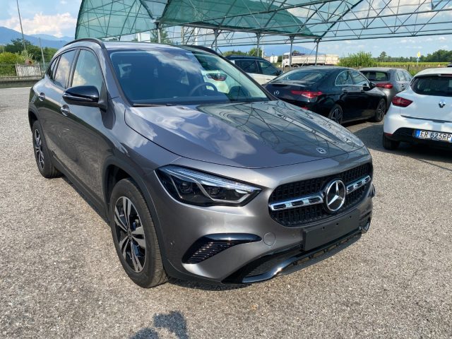 MERCEDES-BENZ GLA 200 d Automatic Progressive Advanced GANCIO TRAINO Immagine 2