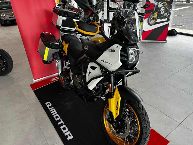 QJ MOTOR SVT 650X Bianco/Giallo **PRONTA CONSEGNA** Immagine 1