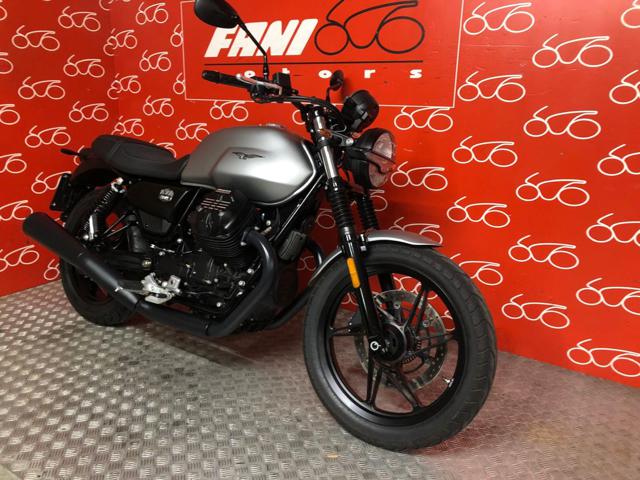 MOTO GUZZI V7 Stone Immagine 1