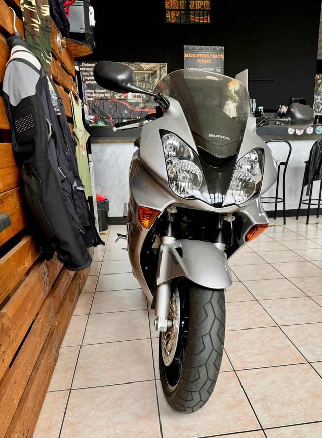 HONDA VFR 800 rc46 Immagine 4