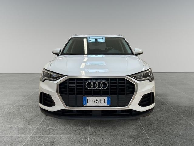 AUDI Q3 35 TDI quattro S tronic Business Immagine 4