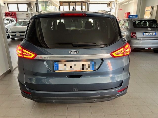 FORD S-Max 2.0 EcoBlue 150CV AUTOCARRO Titanium Business Immagine 4