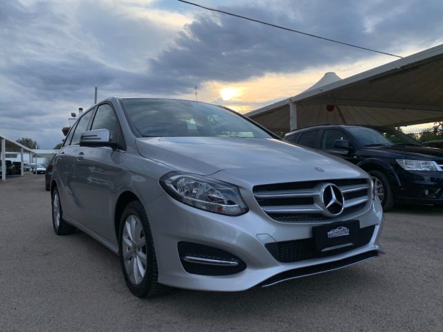 MERCEDES-BENZ B 180 d Business Immagine 0