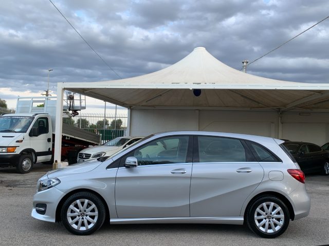 MERCEDES-BENZ B 180 d Business Immagine 3