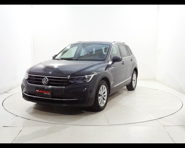 VOLKSWAGEN Tiguan 2.0 TDI 150 CV SCR DSG Life Immagine 1