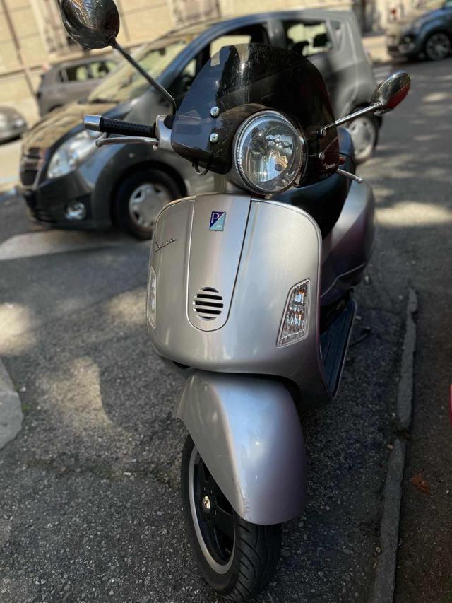 MOTOS-BIKES Piaggio PIAGGIO VESPA 200 GRANTURISMO Immagine 0