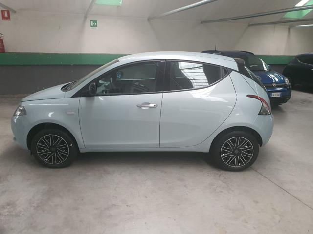 LANCIA Ypsilon 1.0 FireFly 5 porte S&S Hybrid Silver Plus Immagine 4