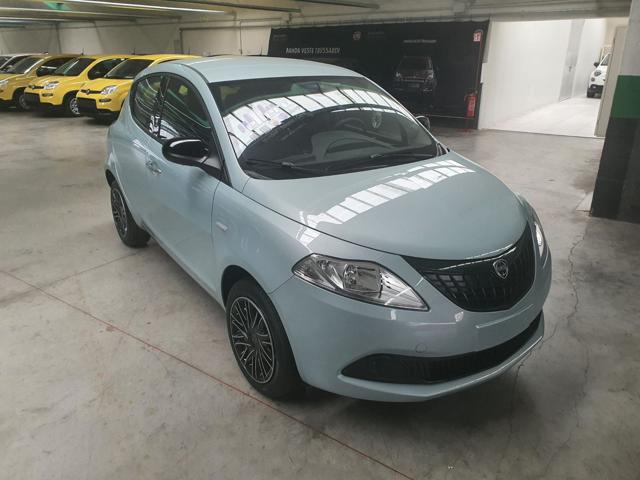 LANCIA Ypsilon 1.0 FireFly 5 porte S&S Hybrid Silver Plus Immagine 1