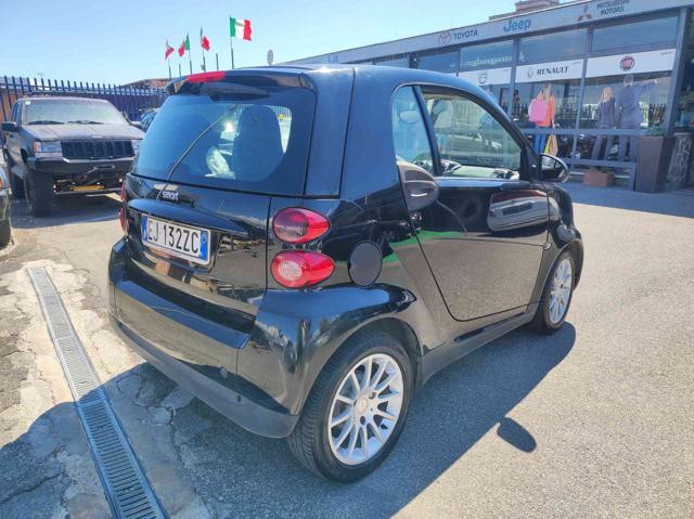 SMART ForTwo passion 1.0 automatica Total black Immagine 4