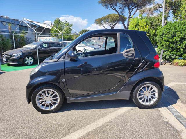 SMART ForTwo passion 1.0 automatica Total black Immagine 1