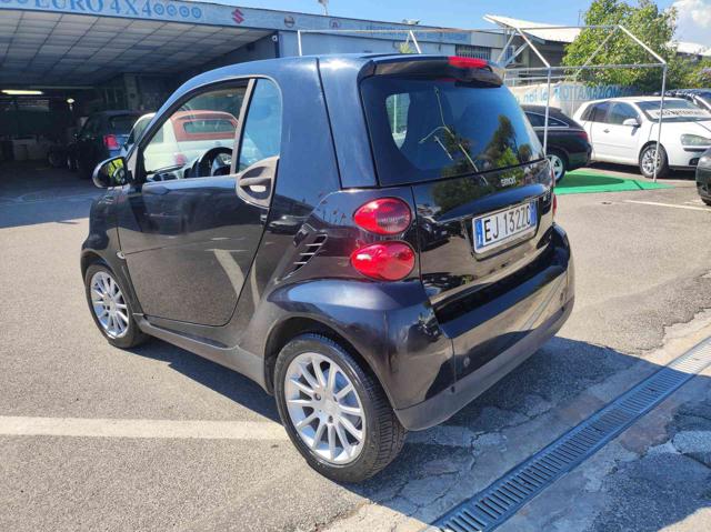 SMART ForTwo passion 1.0 automatica Total black Immagine 2