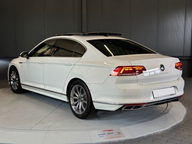 VOLKSWAGEN Passat 2.0 TDI SCR R Line Immagine 2