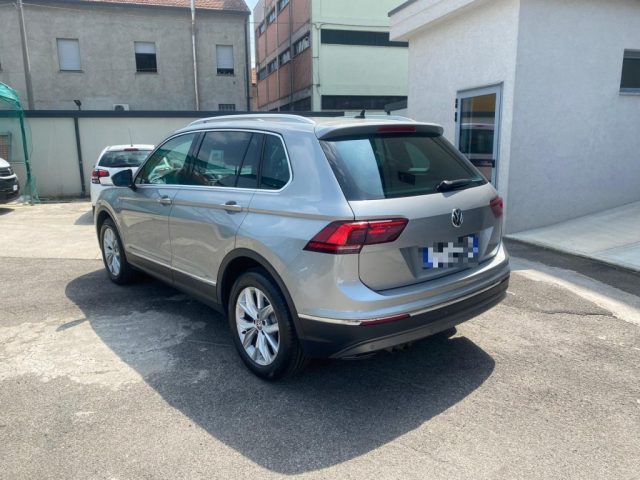 VOLKSWAGEN Tiguan 2.0 TDI SCR DSG 4MOTION Executive BMT Immagine 2