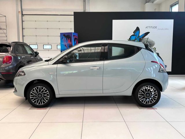 LANCIA Ypsilon 1.0 FireFly 5 porte S&S Hybrid Platino Immagine 1