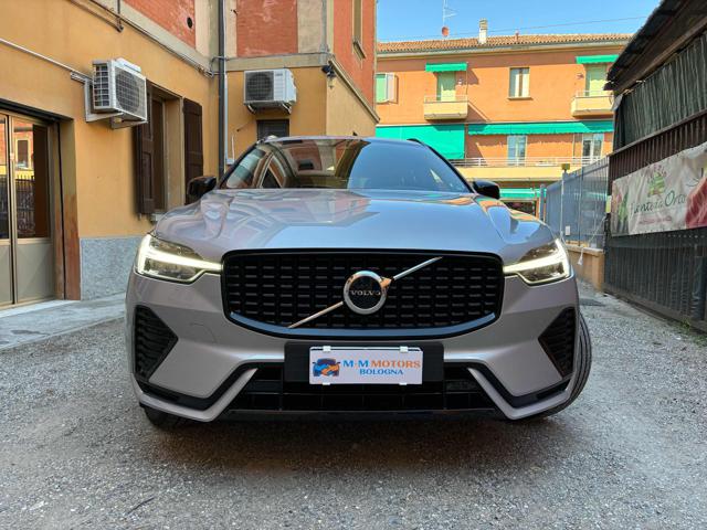 VOLVO XC60 B4 (d) AWD automatico Plus Dark Immagine 1