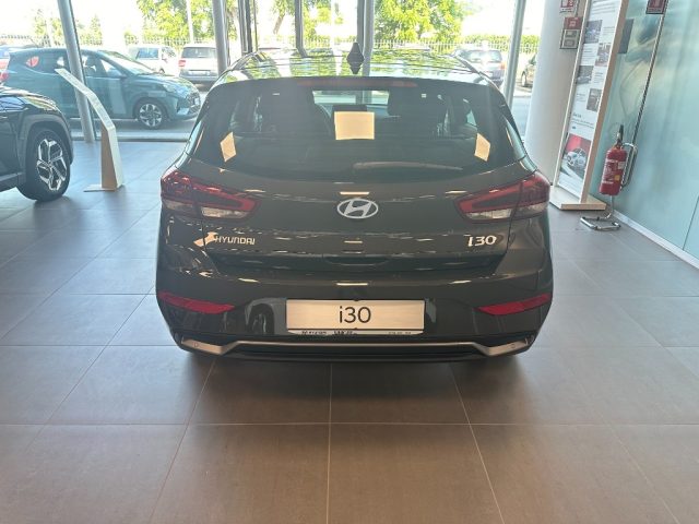 HYUNDAI i30 1.0 T-GDI DCT 48V 5 porte Business Immagine 3