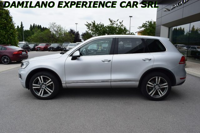 VOLKSWAGEN Touareg 3.0 TDI 245 CV tiptronic BlueMotion Immagine 3