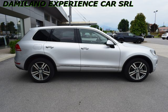 VOLKSWAGEN Touareg 3.0 TDI 245 CV tiptronic BlueMotion Immagine 4