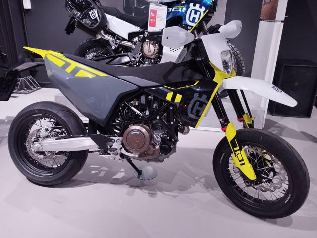 HUSQVARNA 701 Supermoto 701 SUPERMOTO Immagine 0