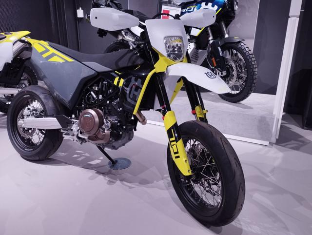 HUSQVARNA 701 Supermoto 701 SUPERMOTO Immagine 3