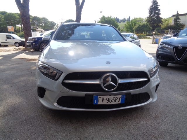 MERCEDES-BENZ A 180 d Automatic Business Extra km39000 Immagine 1