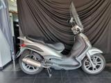 PIAGGIO Beverly 200 .