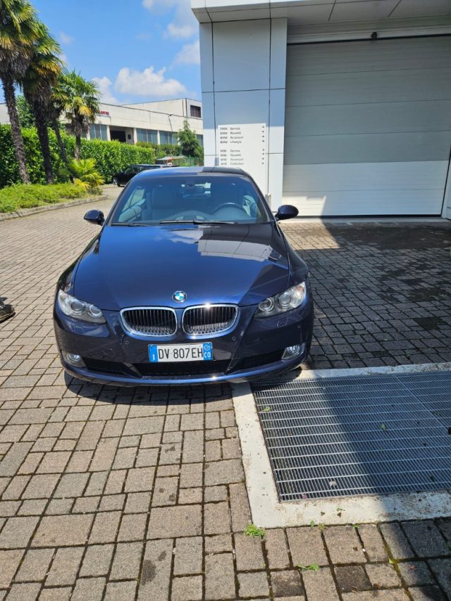 BMW 320 d cat Cabrio Futura Immagine 0