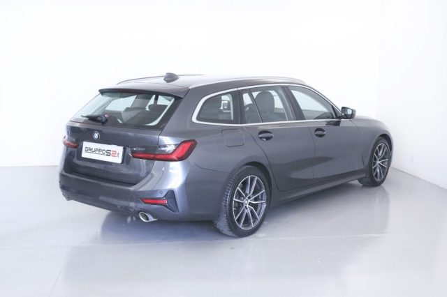 BMW 320 d 48V xDrive Touring Advantage Cerchi 18''/CarPlay Immagine 4