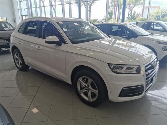 AUDI Q5 40 2.0 tdi Business Sport quattro 190cv s troni Immagine 4