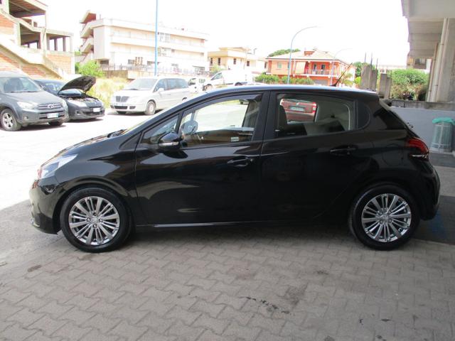 PEUGEOT 208 PureTech  5 porte Allure Immagine 4