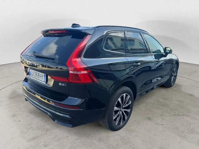 VOLVO XC60 B4 (d) automatico Plus Dark Immagine 3