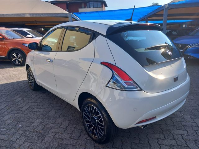 LANCIA Ypsilon 1.0 FireFly 5p Hybrid Platino RUOTINO+PACK COMFORT Immagine 1