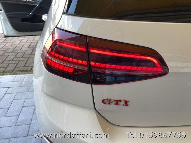 VOLKSWAGEN Golf GTI - foto: 15